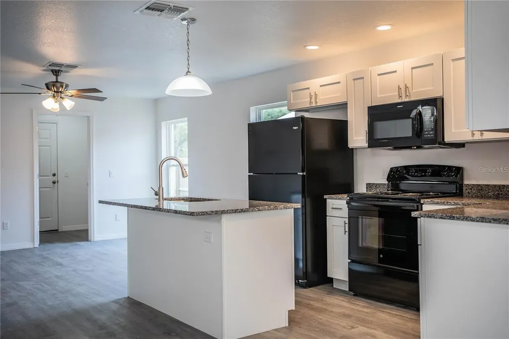 1437 Amos Avenue Lakeland FL 33805