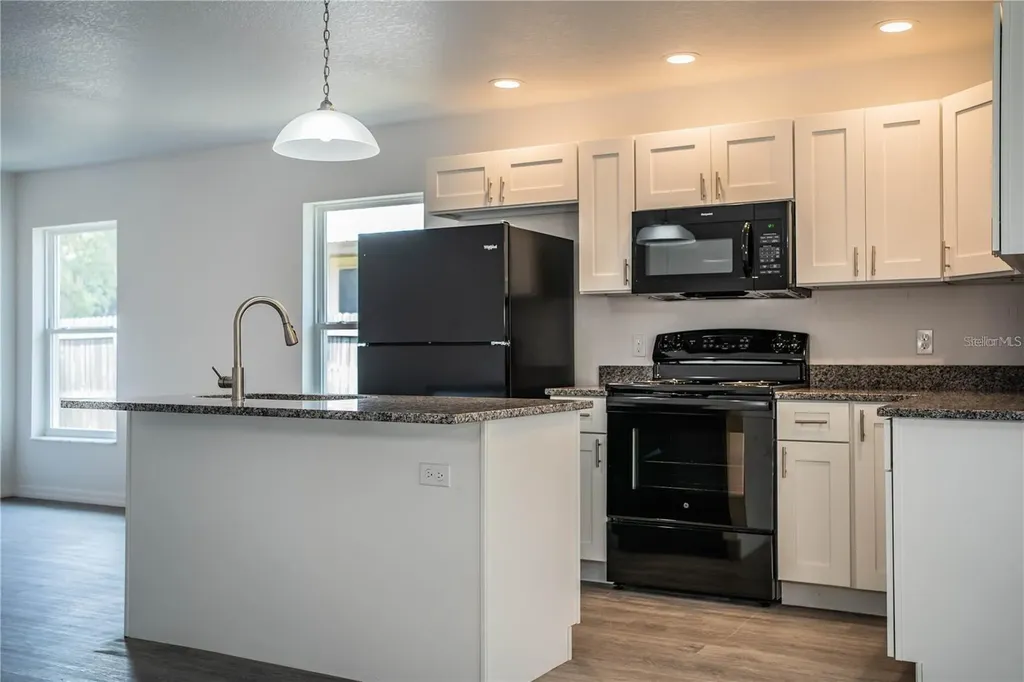 1437 Amos Avenue Lakeland FL 33805