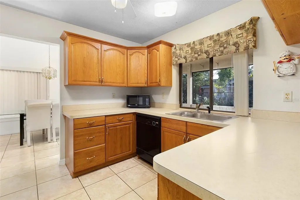 712 E Flag Way Kissimmee FL 34759