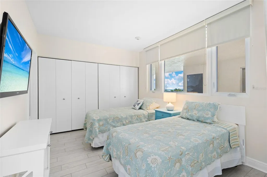 1145 Gulf Of Mexico Drive Longboat Key FL 34228