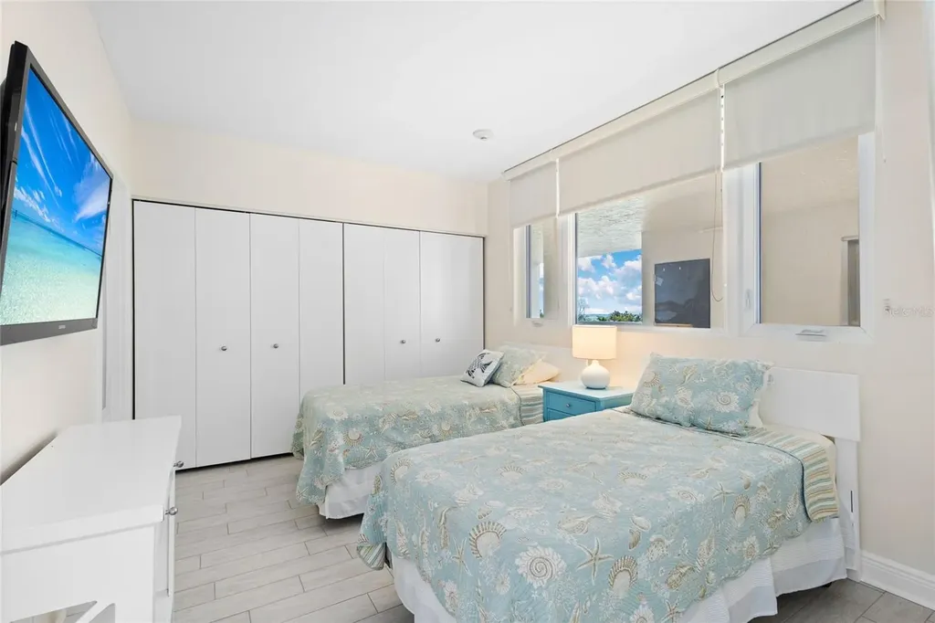 1145 Gulf Of Mexico Drive Longboat Key FL 34228