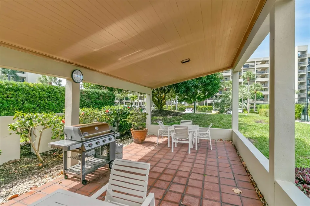 1145 Gulf Of Mexico Drive Longboat Key FL 34228