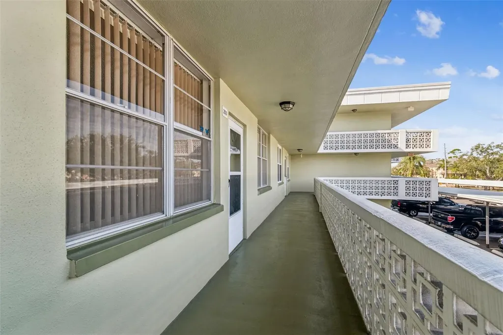 4885 1st Street NE St Petersburg FL 33703