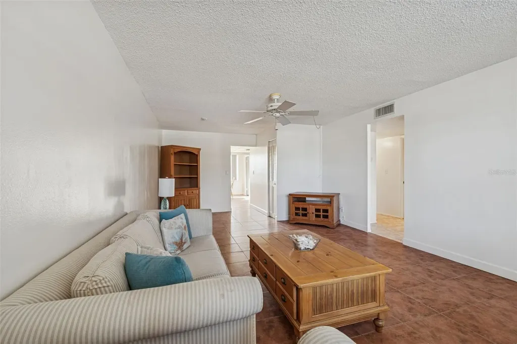 4885 1st Street NE St Petersburg FL 33703