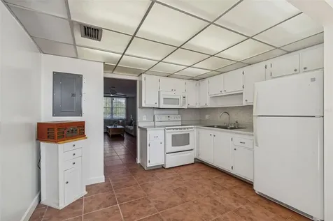 4885 1st Street NE St Petersburg FL 33703