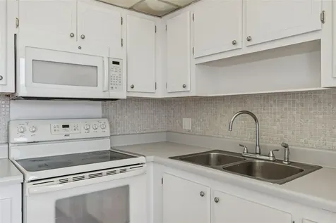 4885 1st Street NE St Petersburg FL 33703
