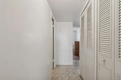 4885 1st Street NE St Petersburg FL 33703