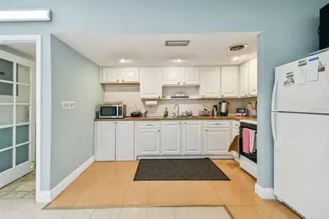 4885 1st Street NE St Petersburg FL 33703