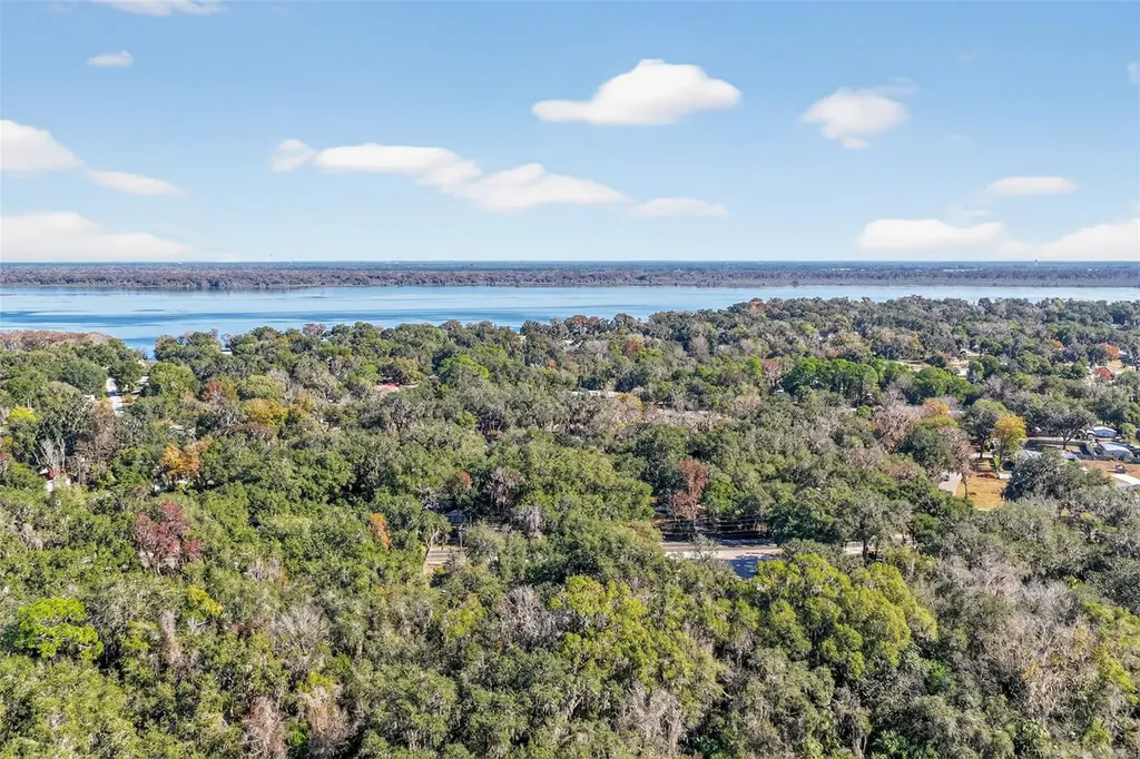 2396 N C 470 Lake Panasoffkee FL 33538