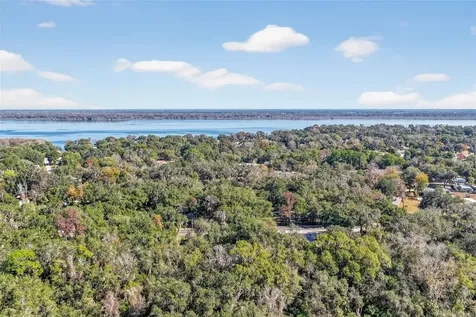 2396 N C 470 Lake Panasoffkee FL 33538