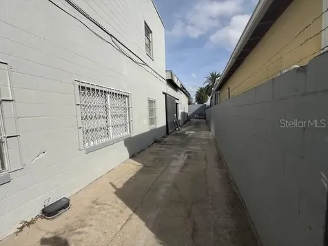 3852 L B Mcleod Road Orlando FL 32805