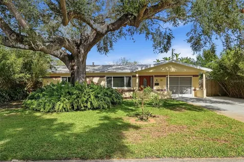 6093 17th Avenue N St Petersburg FL 33710