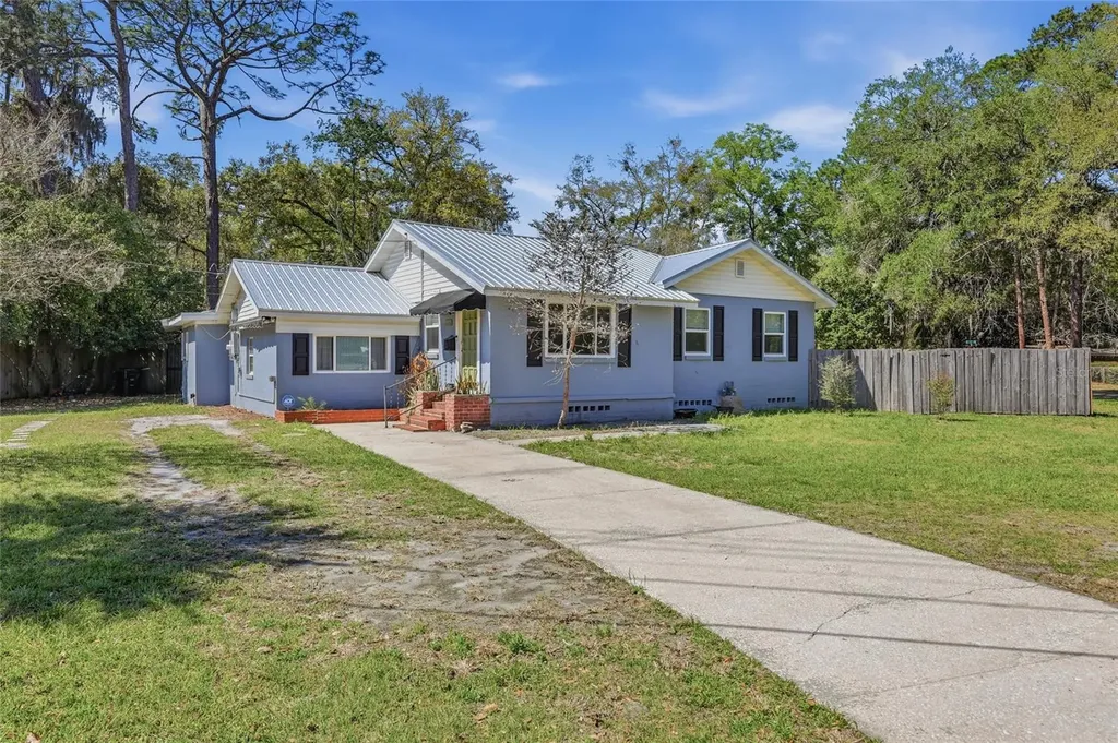 1334 NE 9th St, Street Gainesville FL 32601