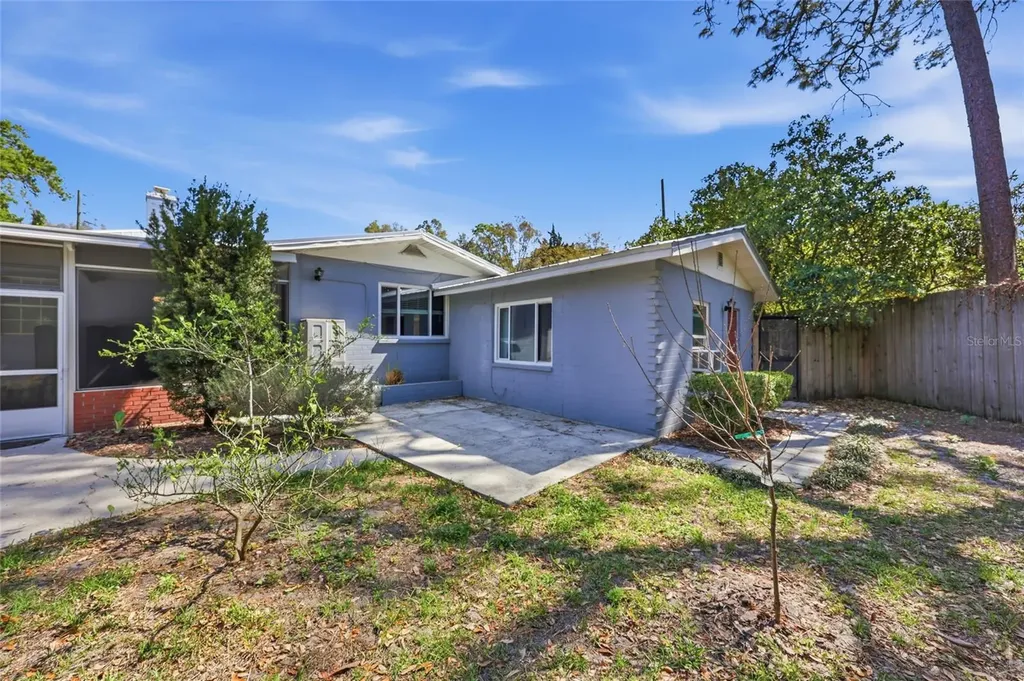 1334 NE 9th St, Street Gainesville FL 32601