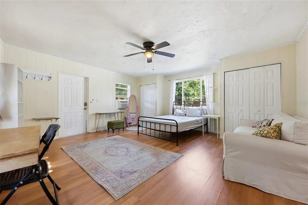 1334 NE 9th St, Street Gainesville FL 32601