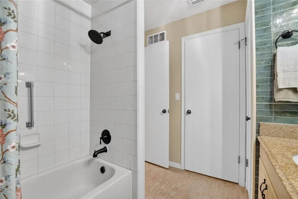 2001 Hartlebury Way Sun City Center FL 33573