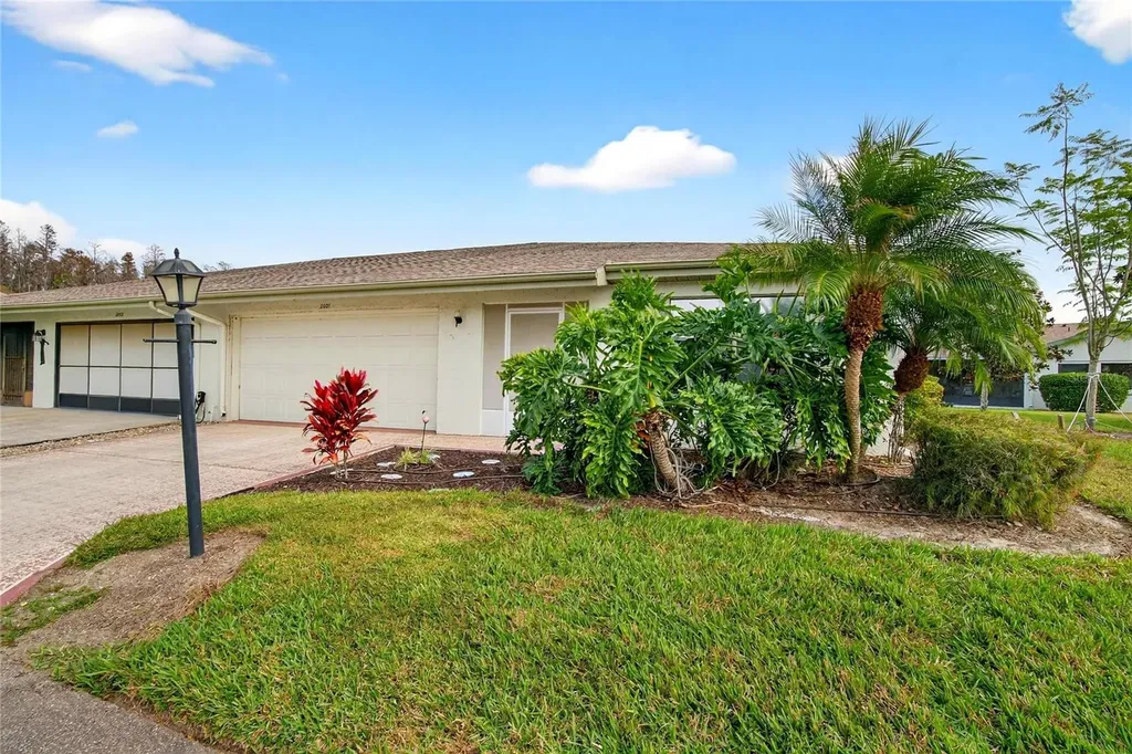 2001 Hartlebury Way Sun City Center FL 33573