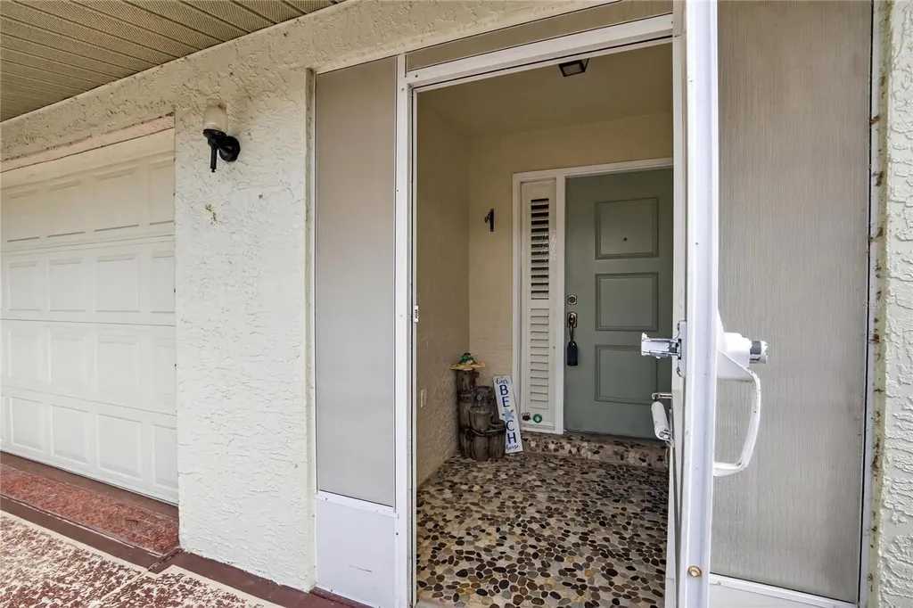 2001 Hartlebury Way Sun City Center FL 33573