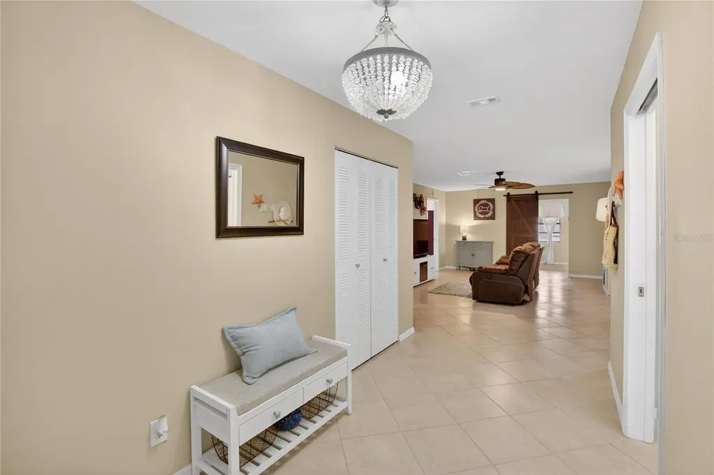 2001 Hartlebury Way Sun City Center FL 33573