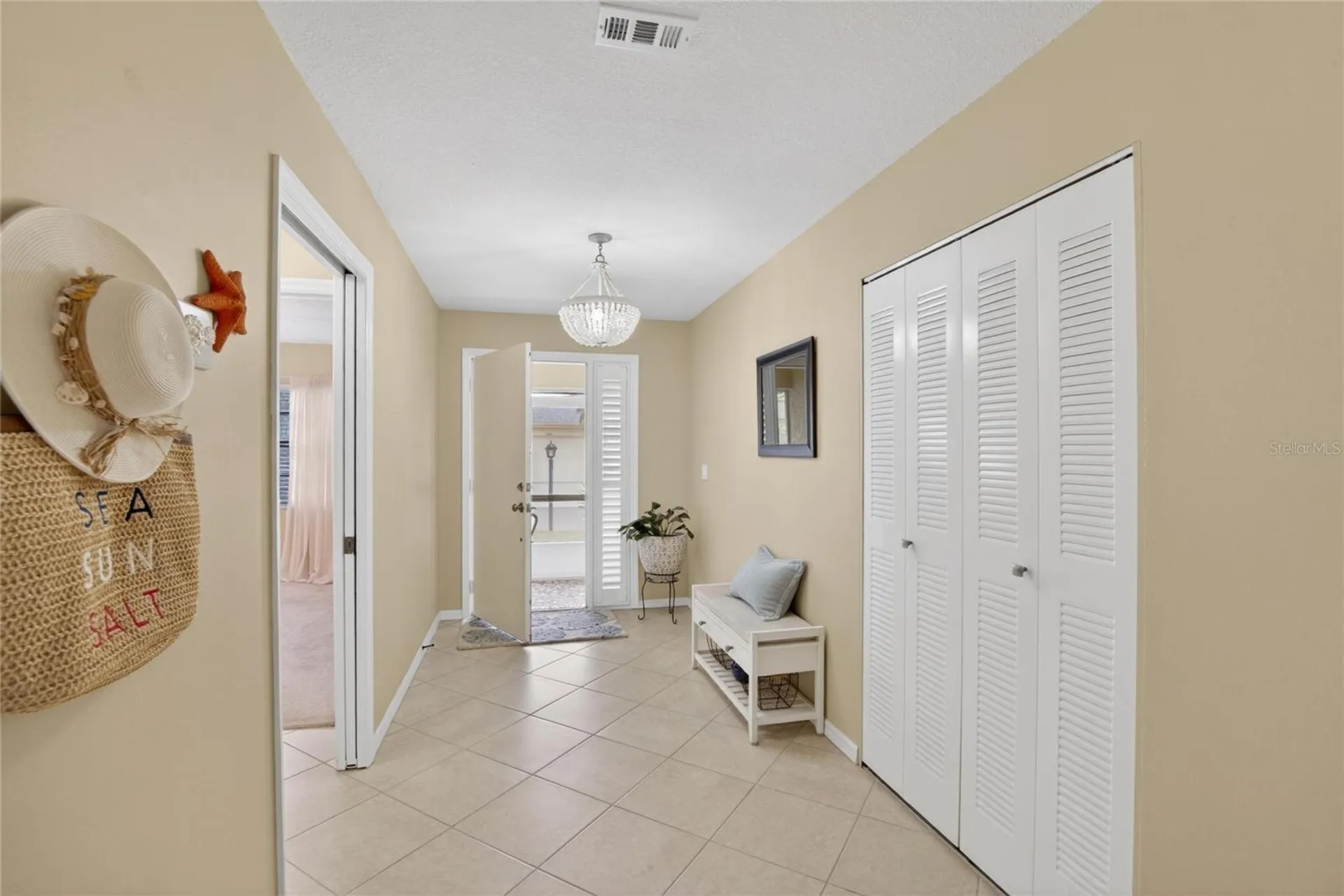 2001 Hartlebury Way Sun City Center FL 33573