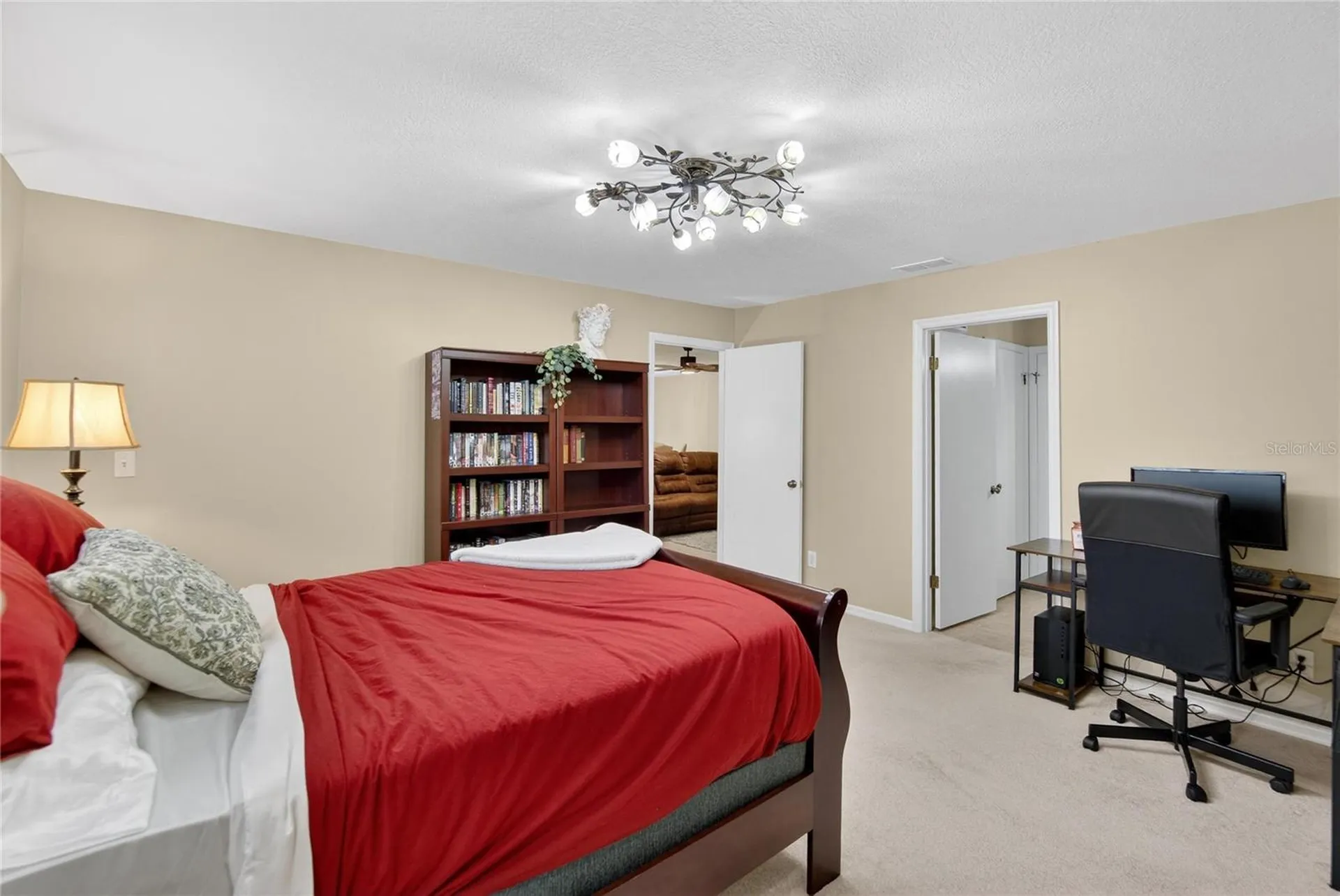 2001 Hartlebury Way Sun City Center FL 33573