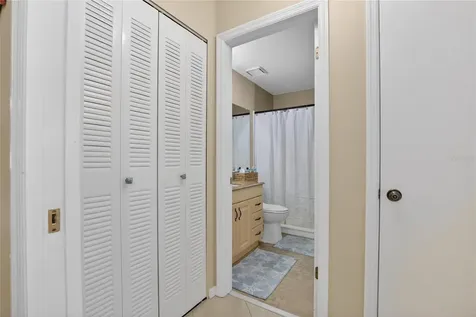 2001 Hartlebury Way Sun City Center FL 33573