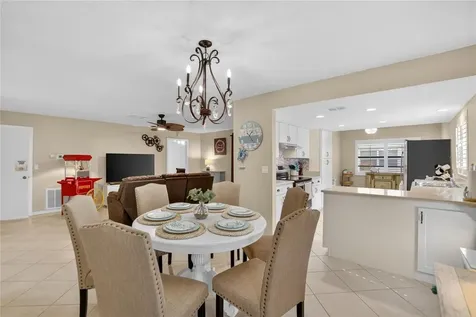 2001 Hartlebury Way Sun City Center FL 33573