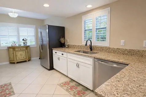 2001 Hartlebury Way Sun City Center FL 33573