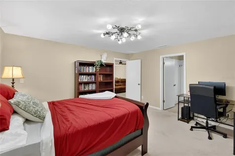 2001 Hartlebury Way Sun City Center FL 33573