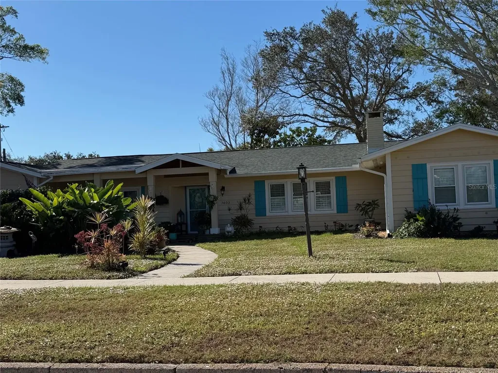 7402 Westmoreland Drive Sarasota FL 34243
