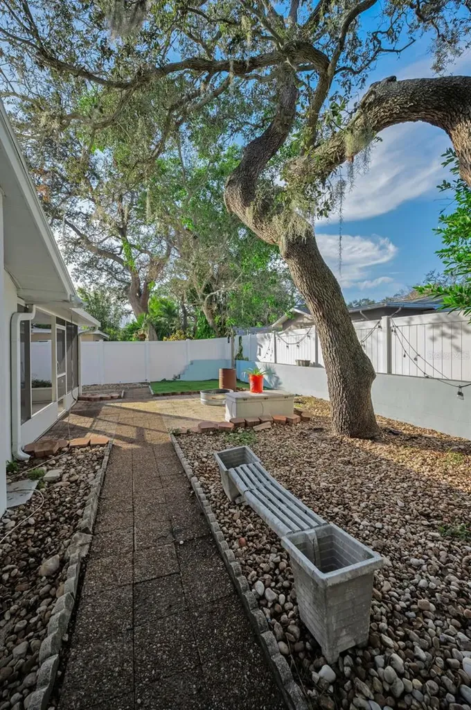 14557 Apache Avenue Largo FL 33774