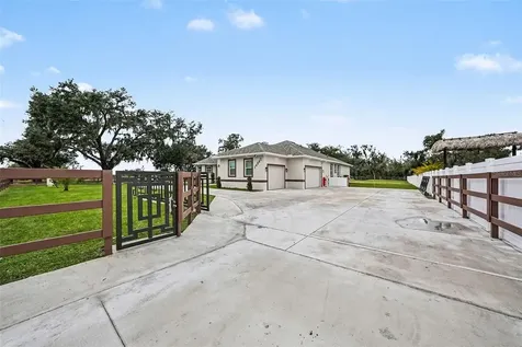 14060 Sydney Road Dover FL 33527