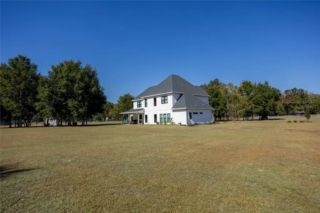 26025 NW 166th Avenue High Springs FL 32643