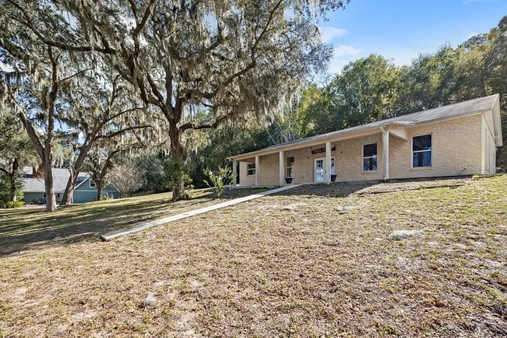 19621 Lake Lincoln Lane Eustis FL 32736