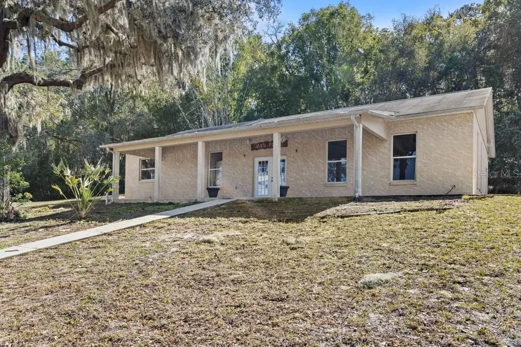 19621 Lake Lincoln Lane Eustis FL 32736