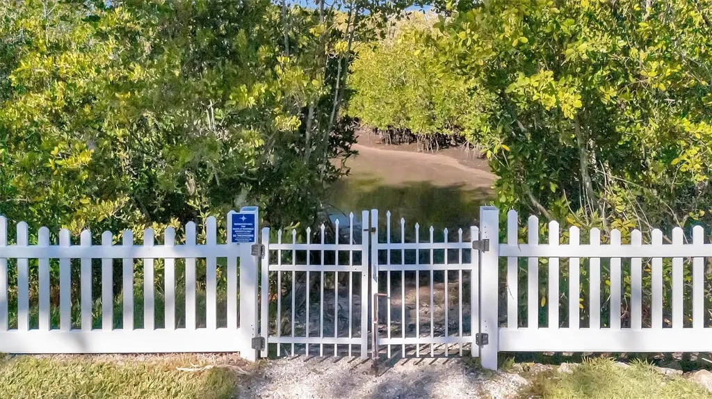 191 Americas Cup Boulevard Bradenton FL 34208