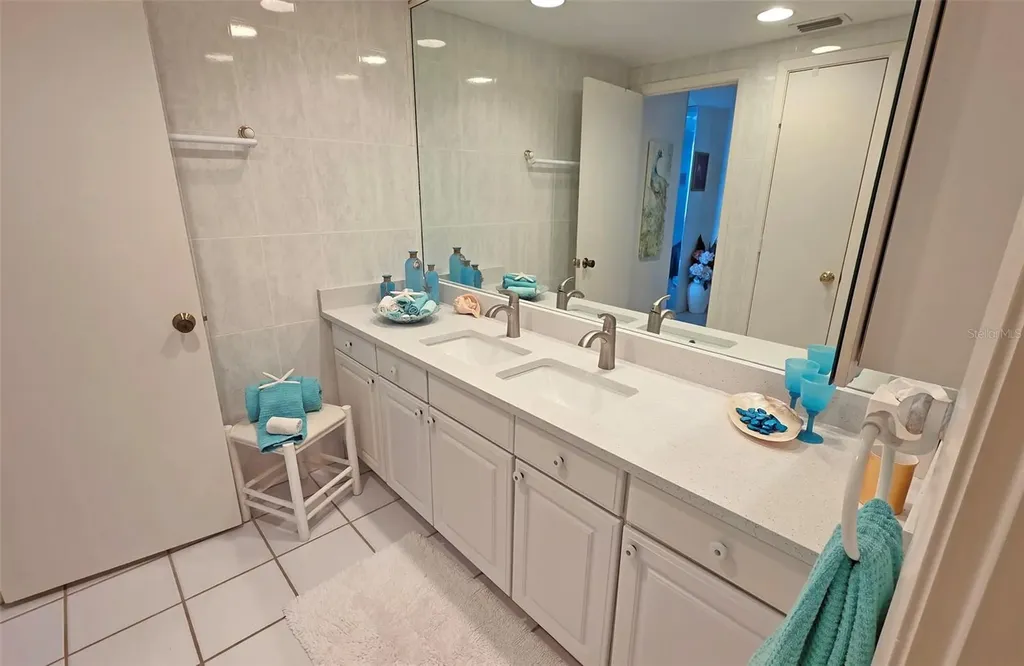 1212 Ben Franklin Drive Sarasota FL 34236