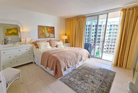 1212 Ben Franklin Drive Sarasota FL 34236