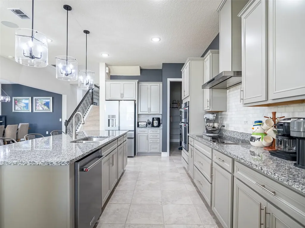 2206 Weatherly Way Orlando FL 32820