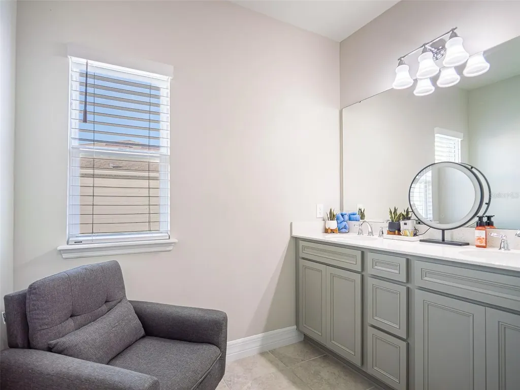 2206 Weatherly Way Orlando FL 32820