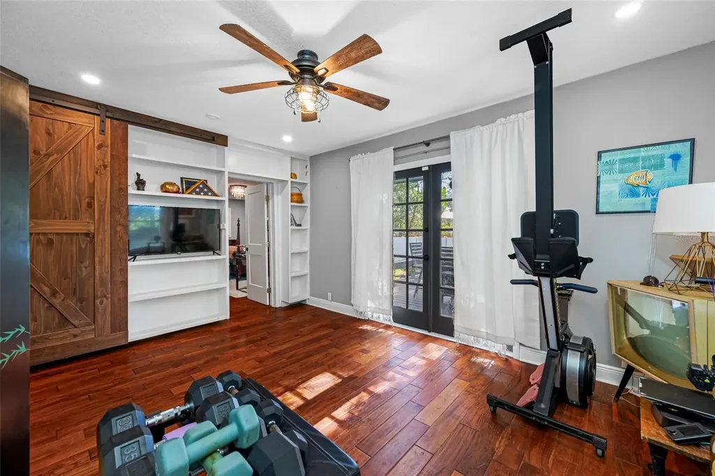304 W Henry Avenue Tampa FL 33604