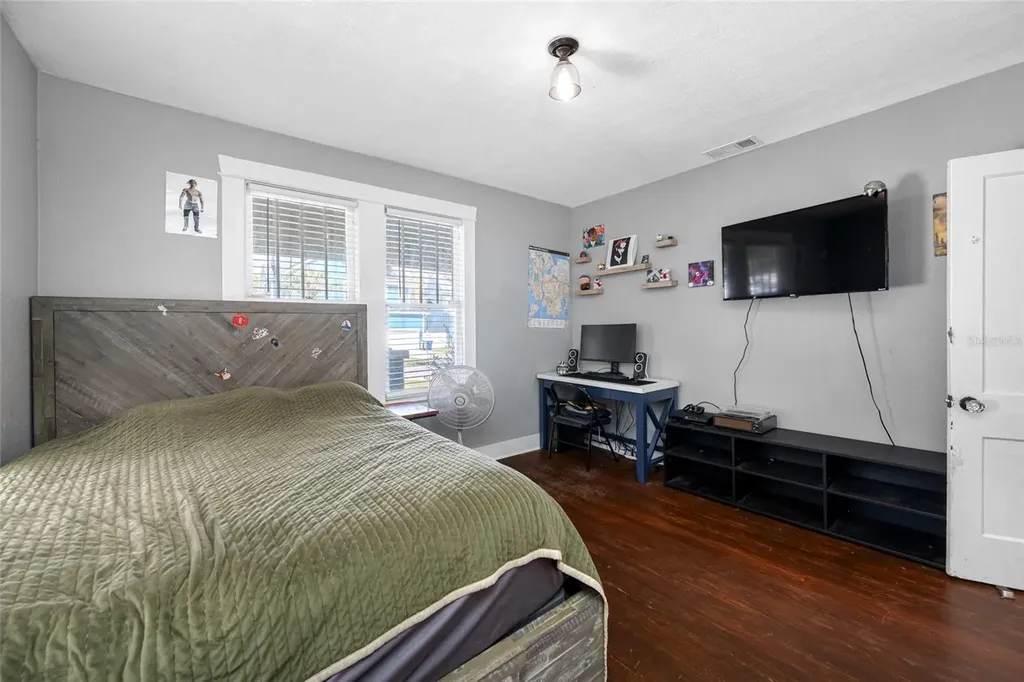 304 W Henry Avenue Tampa FL 33604