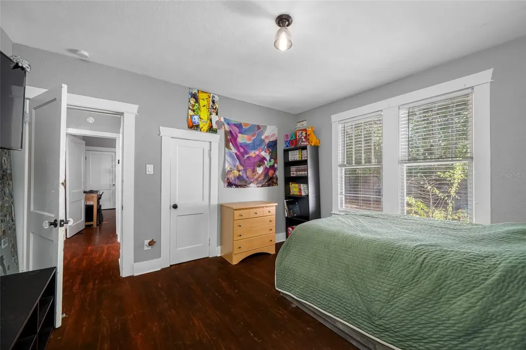 304 W Henry Avenue Tampa FL 33604