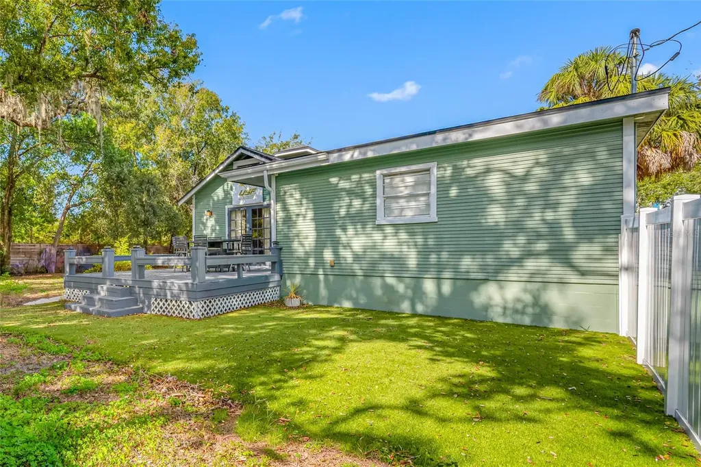 304 W Henry Avenue Tampa FL 33604