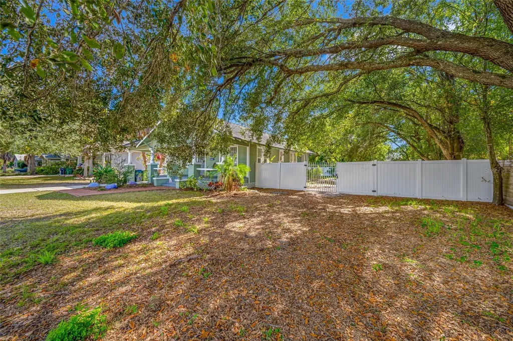 304 W Henry Avenue Tampa FL 33604
