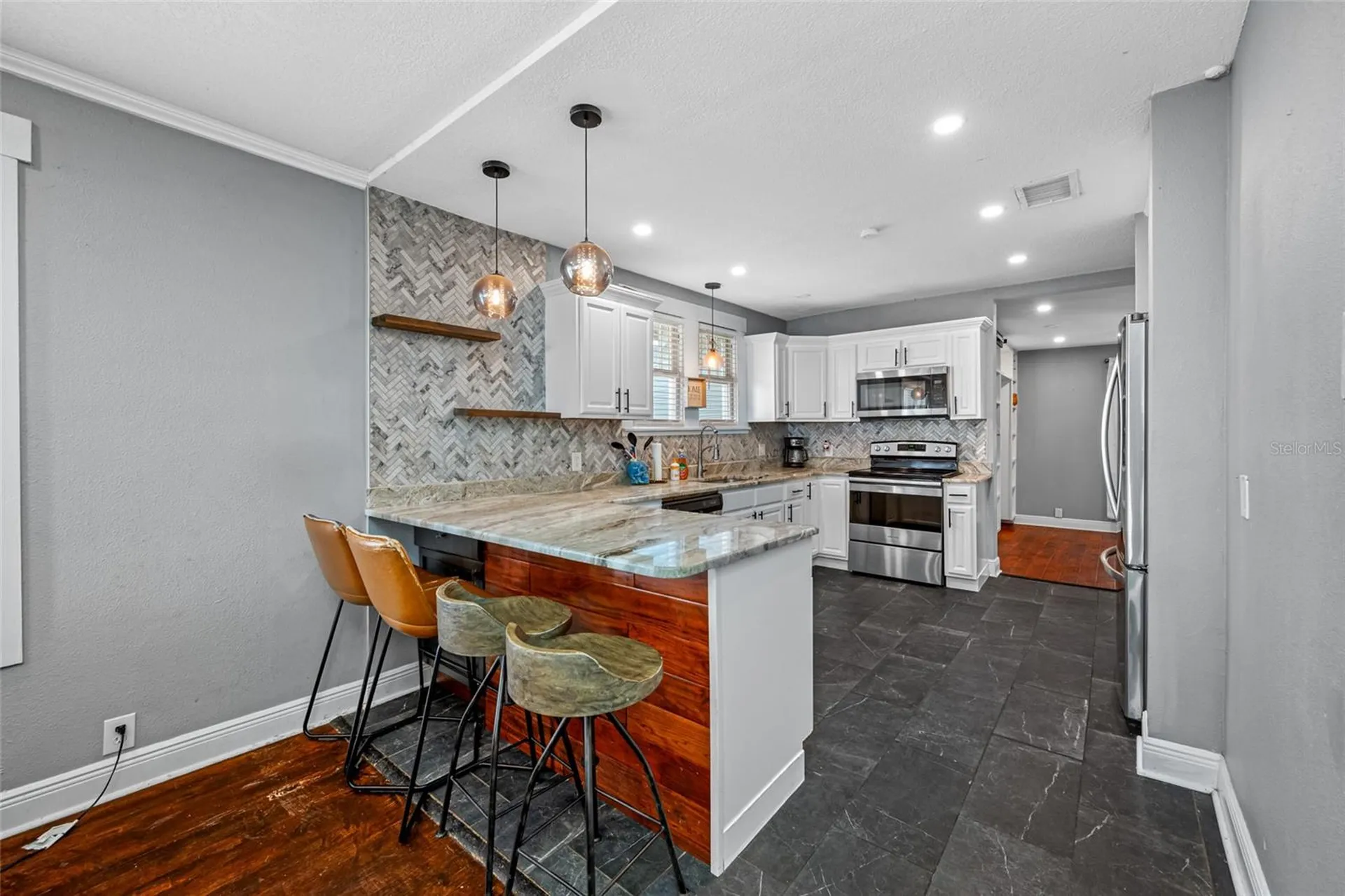 304 W Henry Avenue Tampa FL 33604