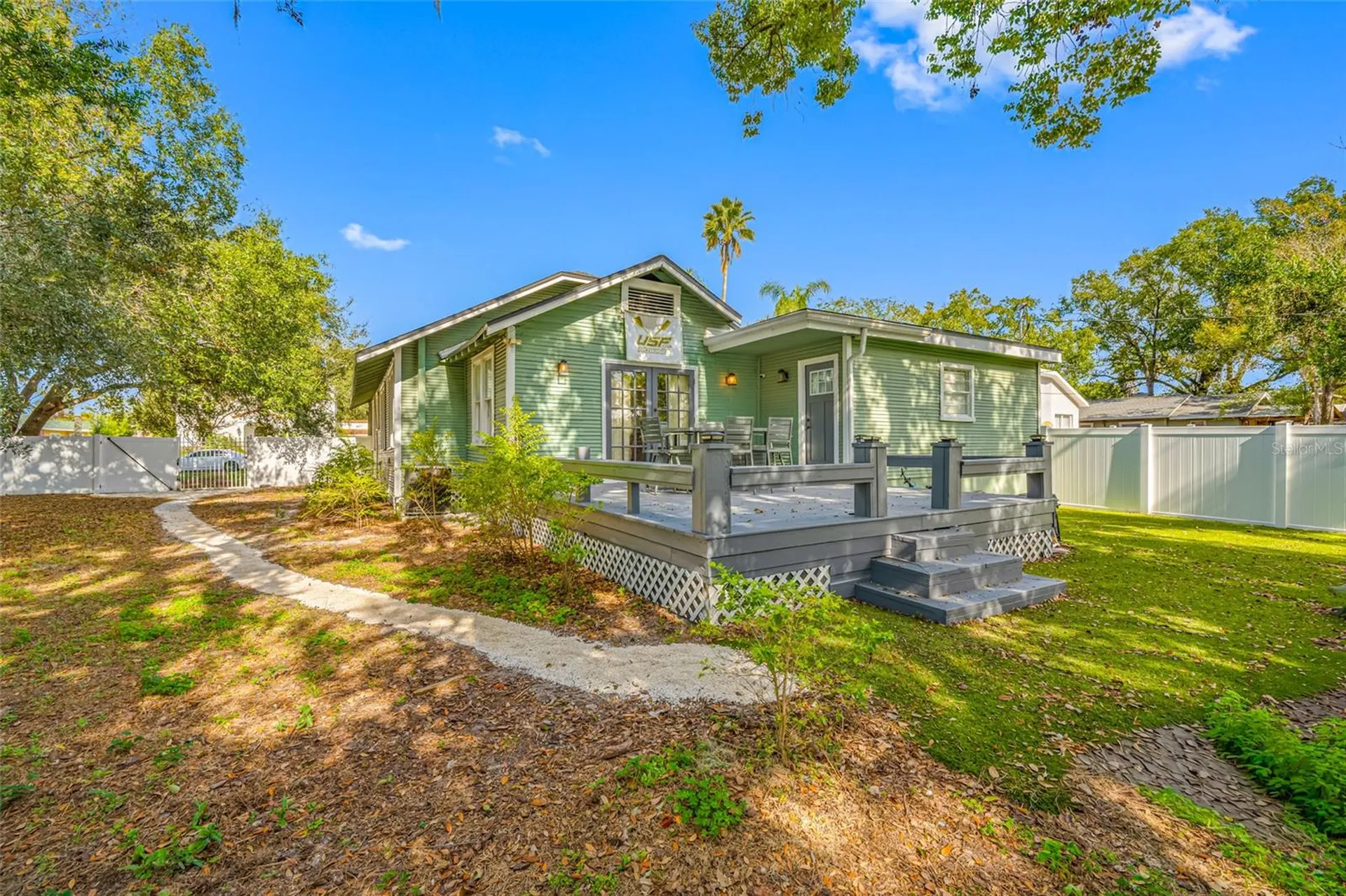 304 W Henry Avenue Tampa FL 33604