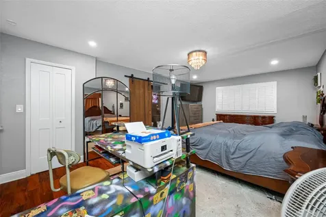 304 W Henry Avenue Tampa FL 33604