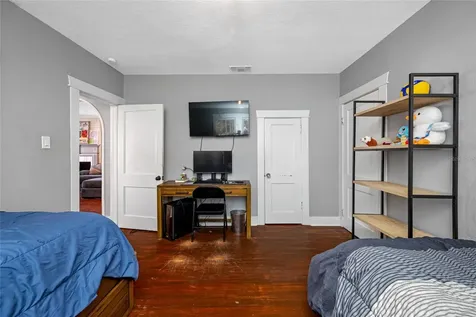 304 W Henry Avenue Tampa FL 33604