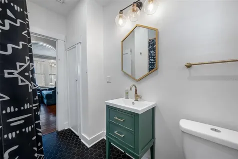 304 W Henry Avenue Tampa FL 33604